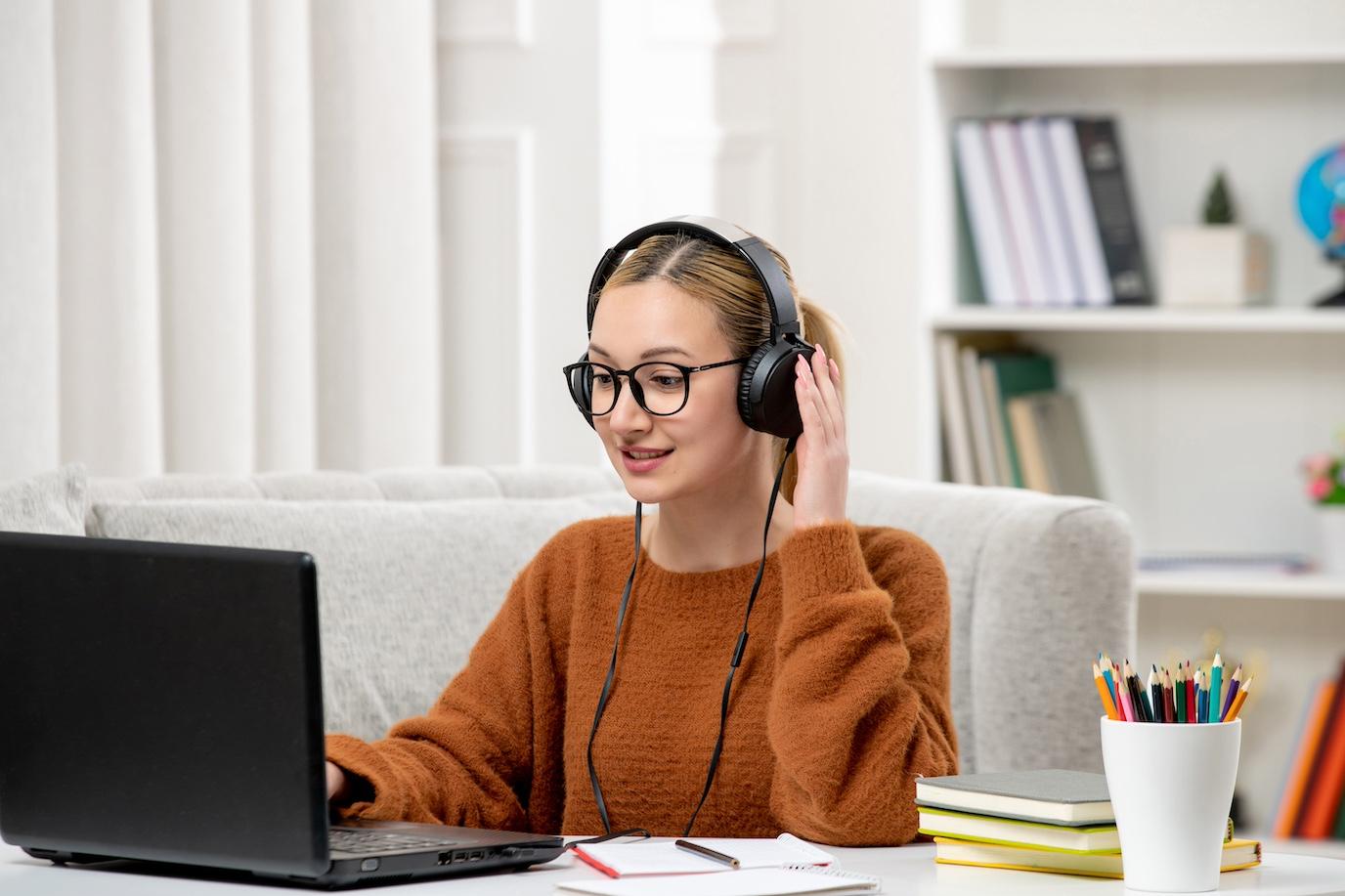 Women learning Portuguese